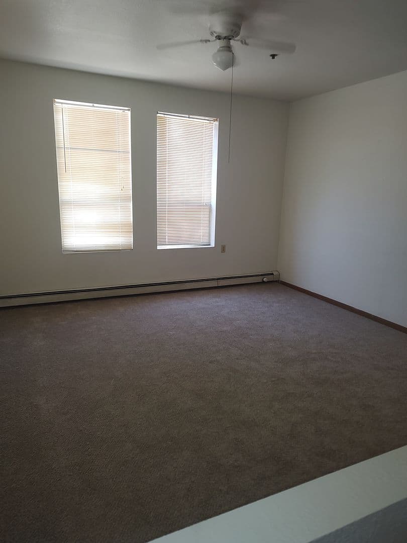 Racine Apartment: 1130 Carlisle Ave