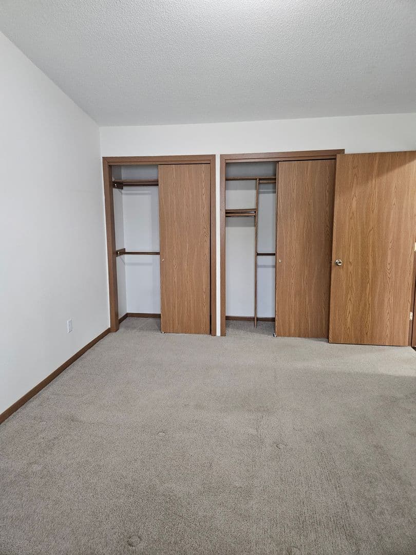 Marshfield Apartment: 2411 Monique Ln