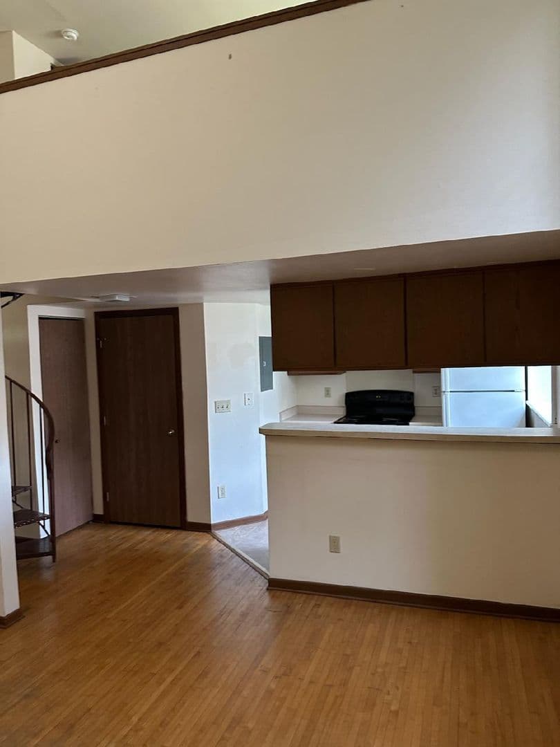 Platteville Apartment: 30 N Elm Street-220