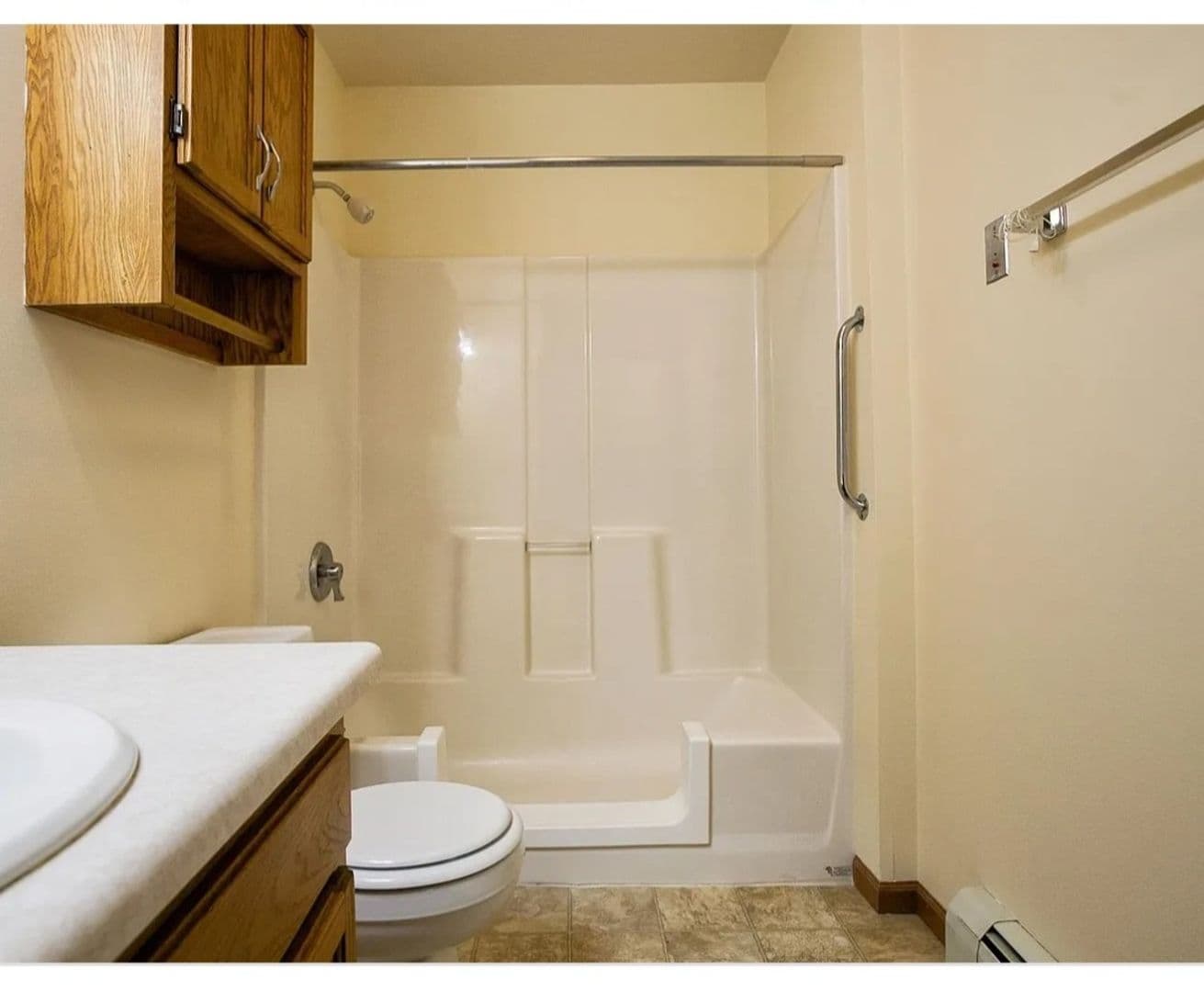 Pardeeville Apartment: 112 Gillette Street