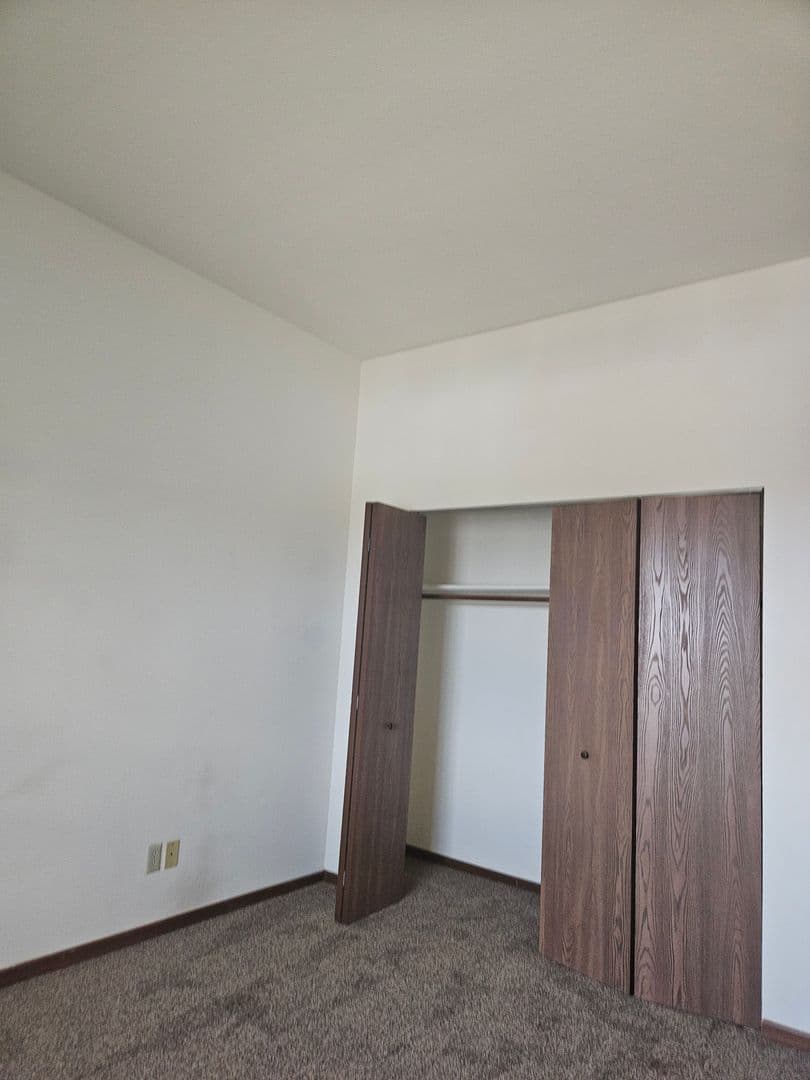 Platteville Apartment: 30 N Elm Street-220