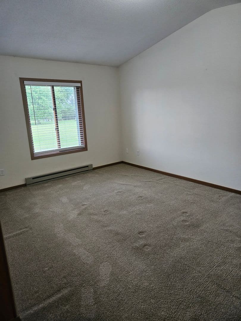 Marshfield Apartment: 2411 Monique Ln