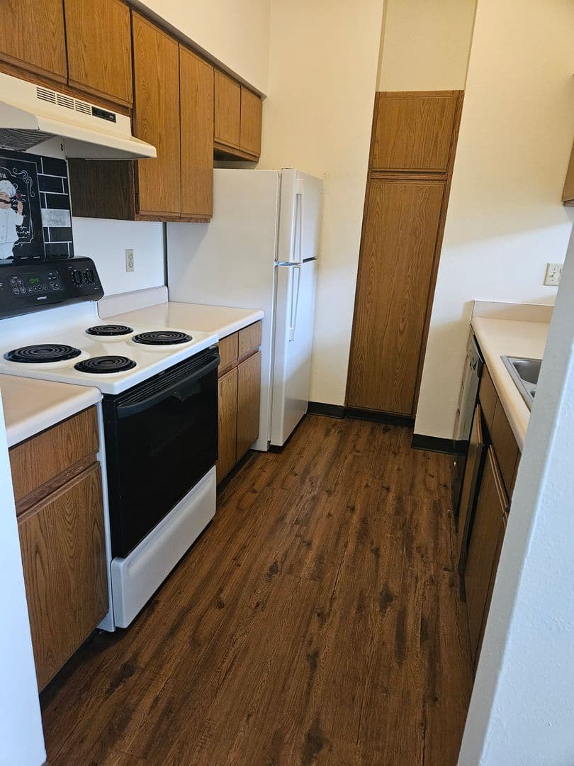 Platteville Apartment: 30 N Elm Street-220