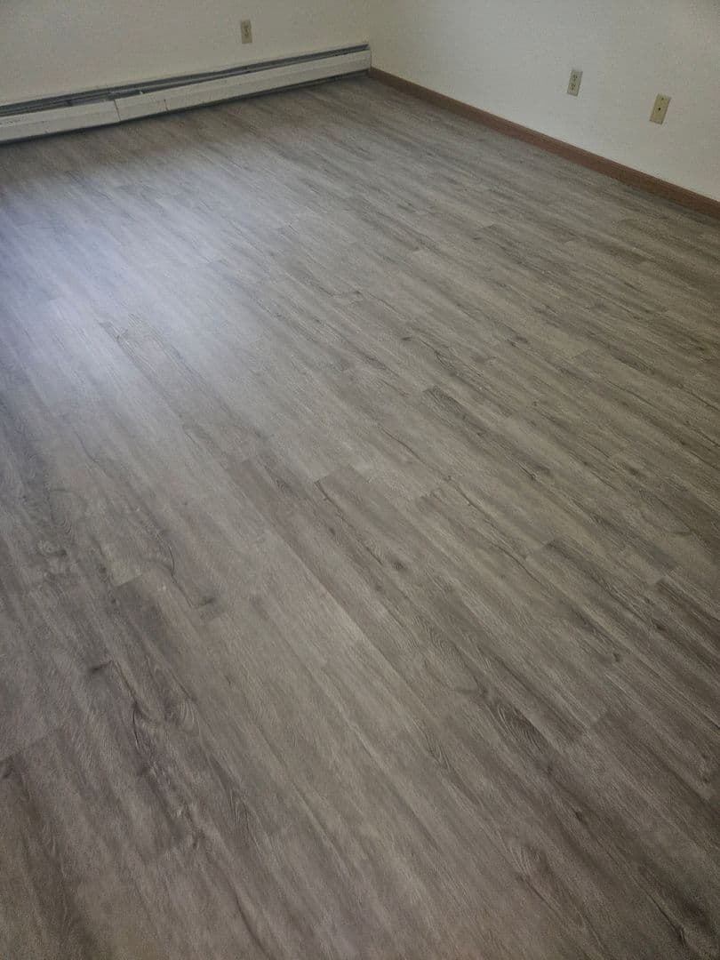 Monroe Apartment: 812 6th Street