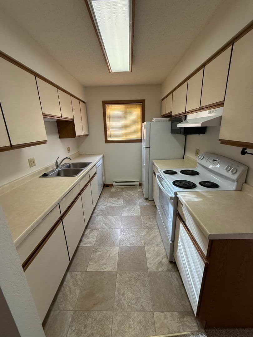 Marshfield Apartment: 2411 Monique Ln