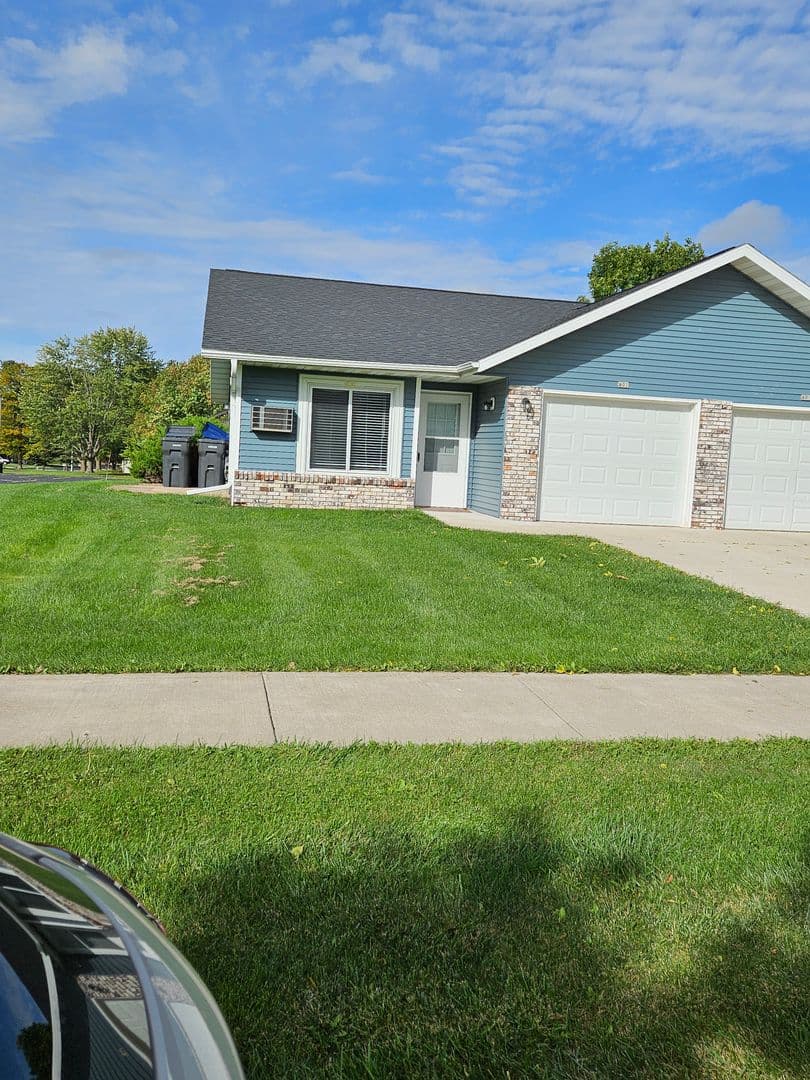 Marshfield Apartment: 2411 Monique Ln