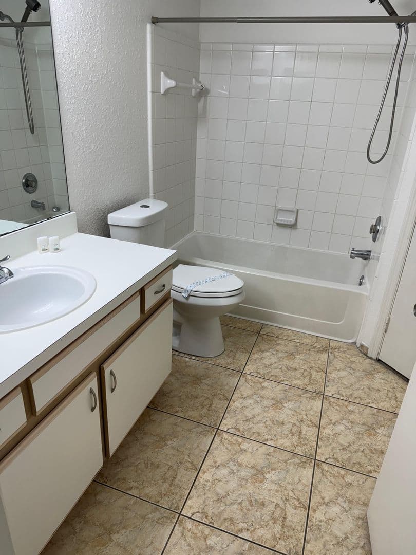 Kissimmee Apartment: Villa Del Sol Condominiums