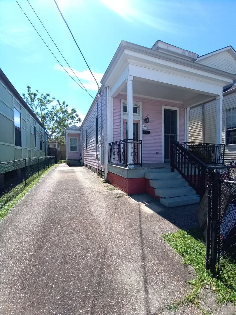 New Orleans House: 2826 Palmyra