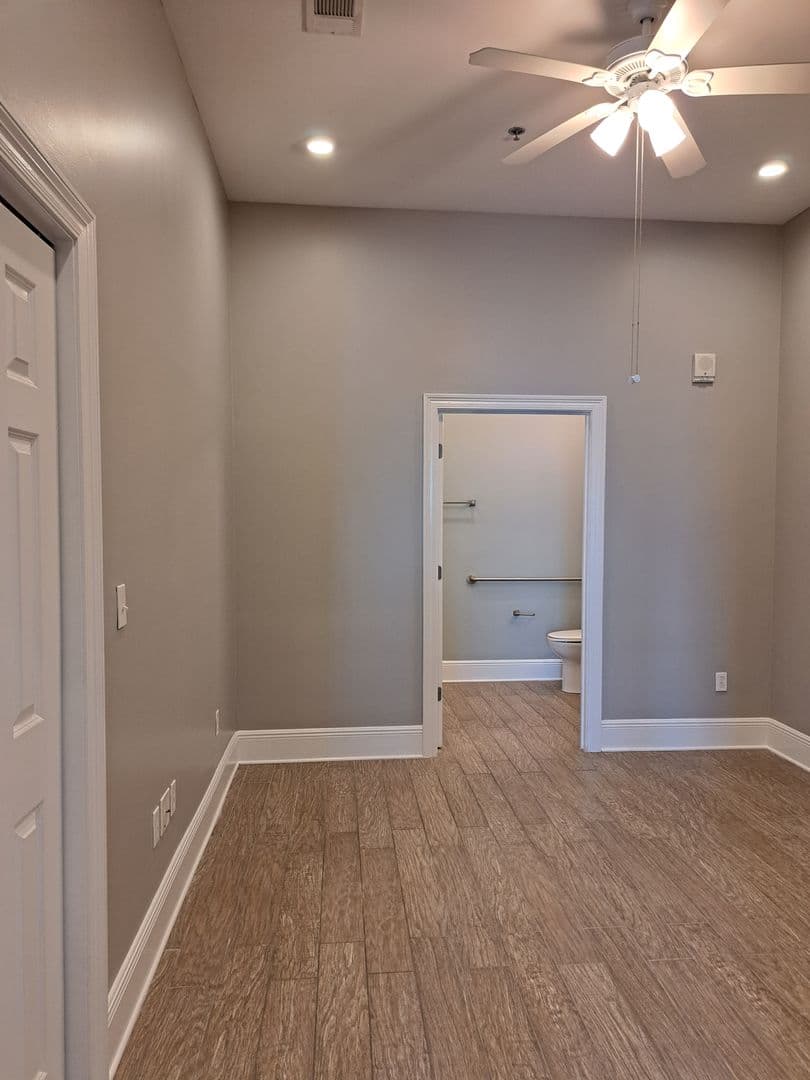 New Orleans Apartment: 4525 Freret