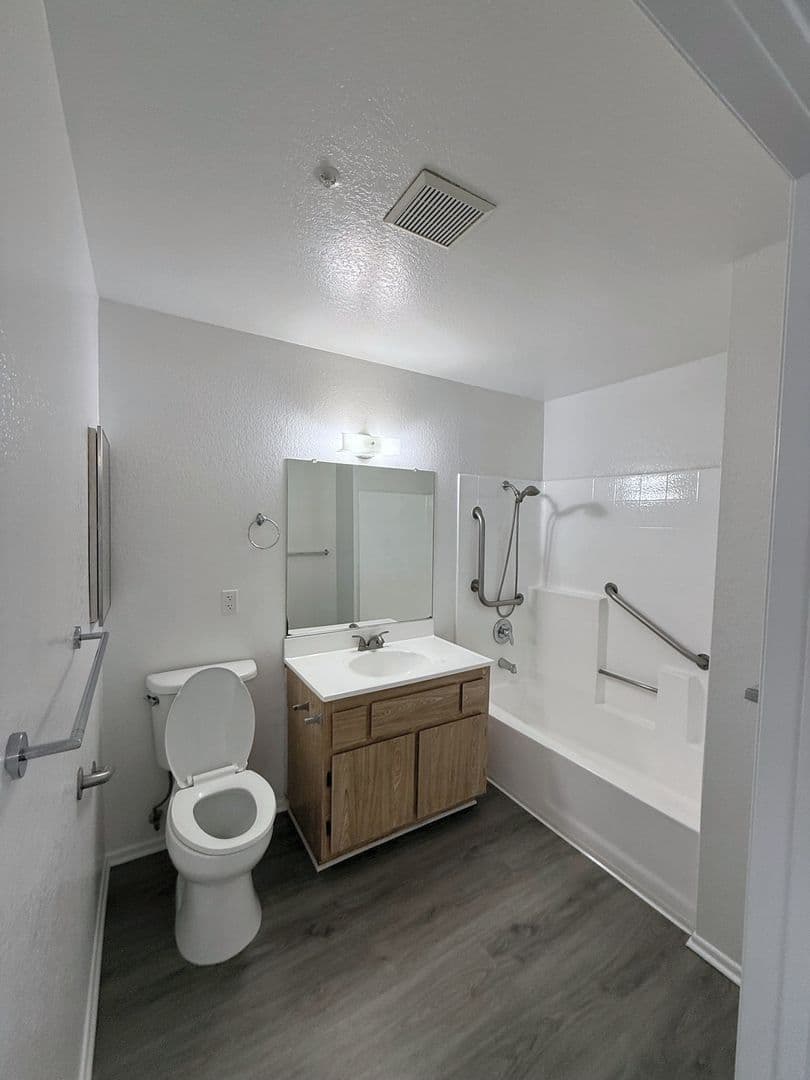 Hawaiian Gardens Apartment: 12100 226th Street