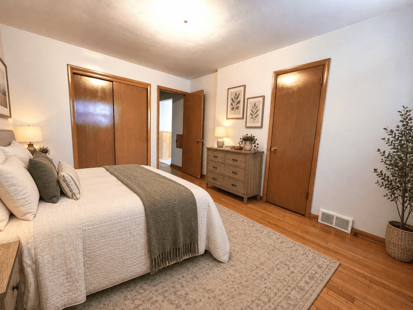 Milwaukee Apartment: 4520 N 84th Street