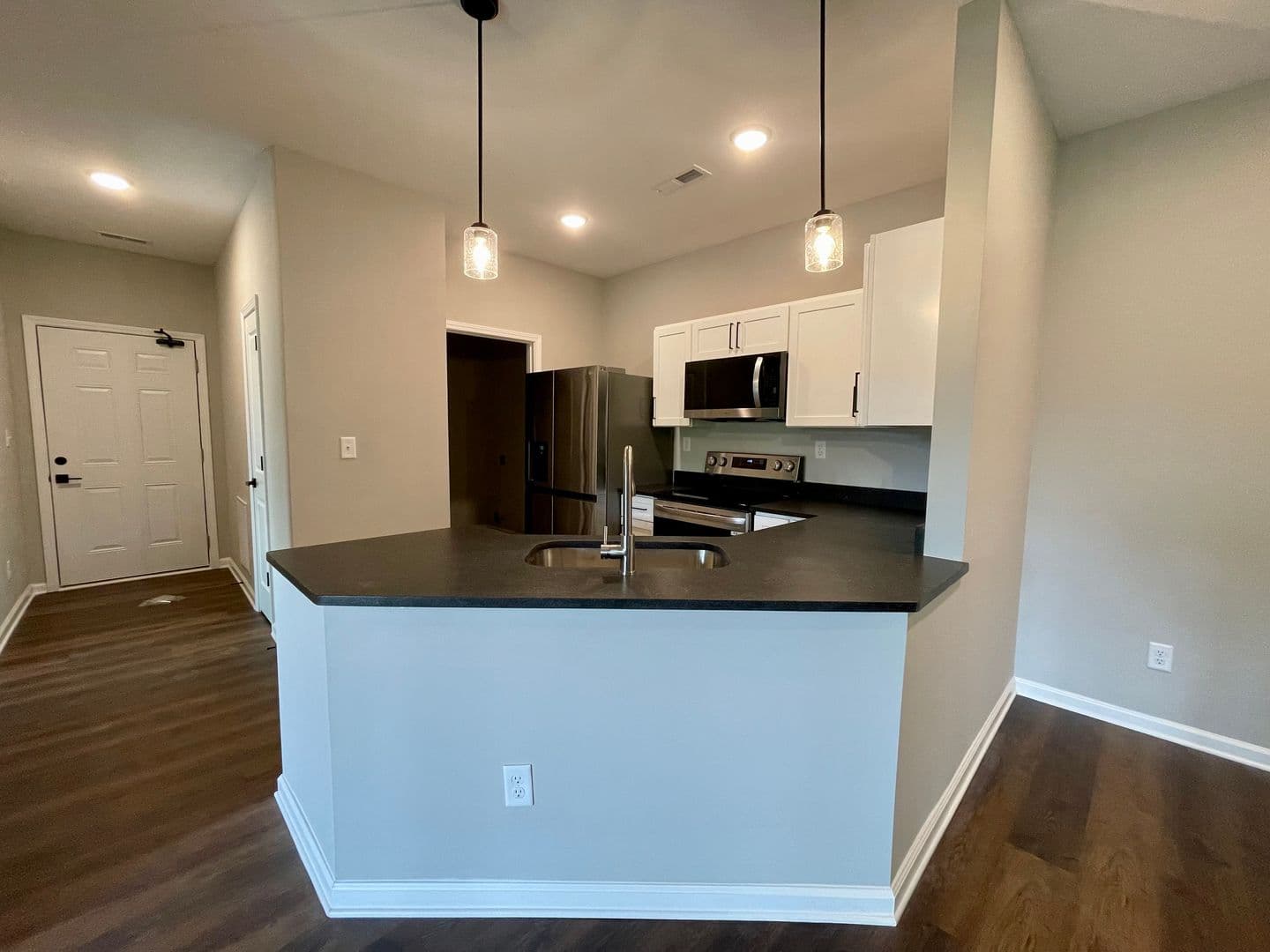 Georgetown Apartment: 105 Juniper Path