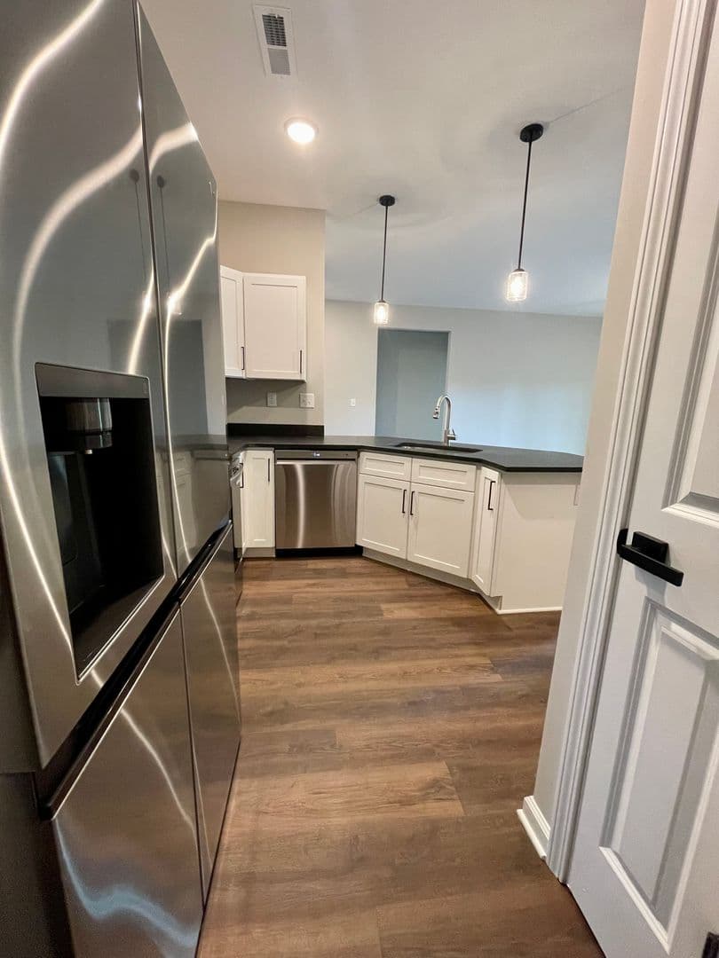 Georgetown Apartment: 105 Juniper Path