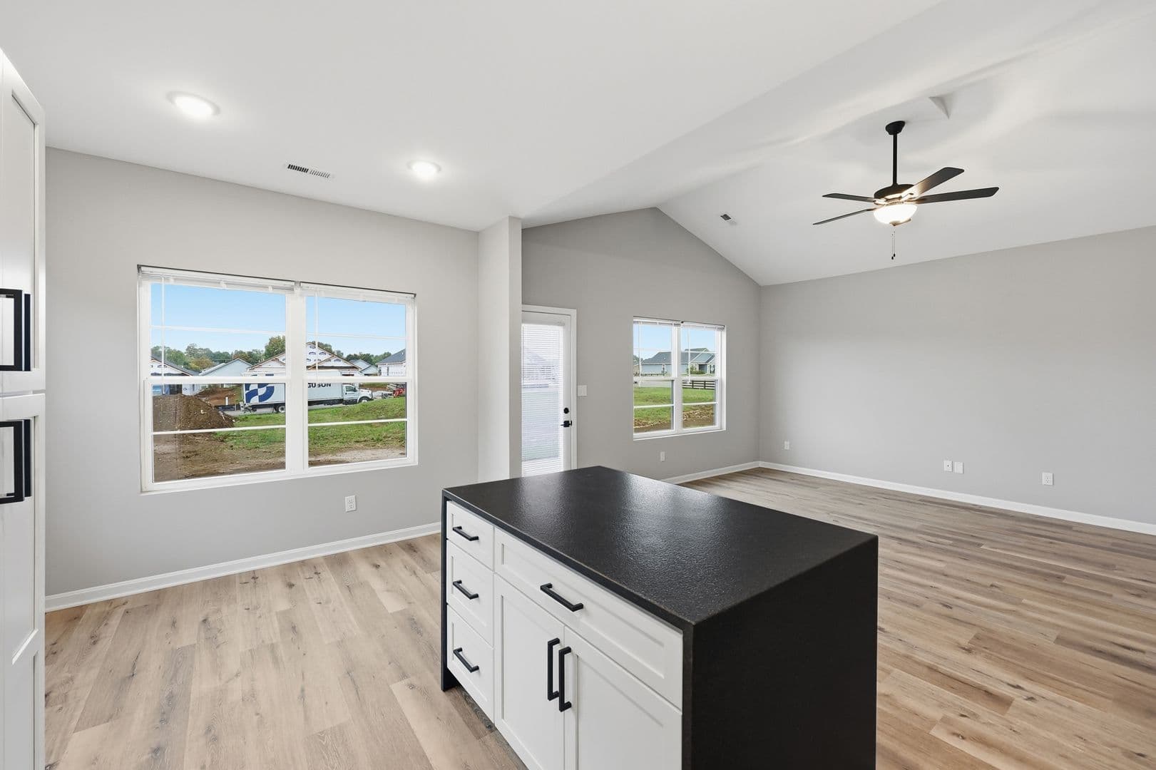 Georgetown Apartment: Woodland Park