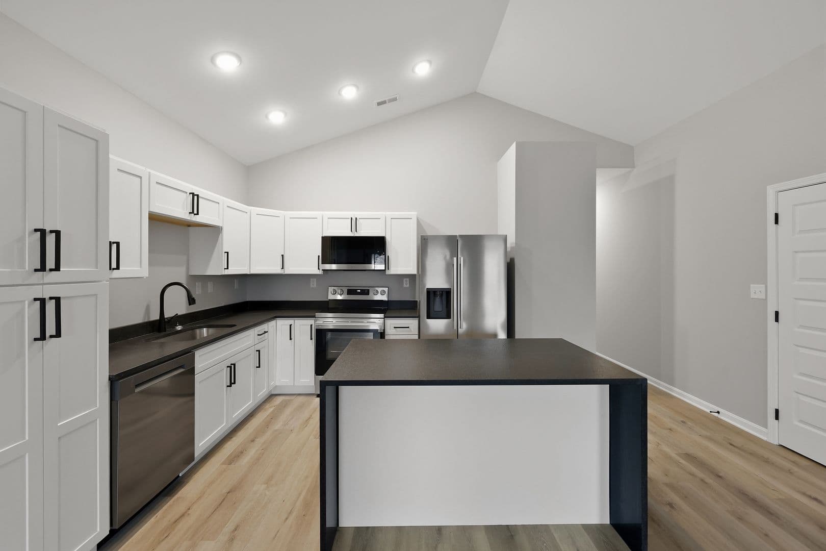 Georgetown Apartment: Woodland Park