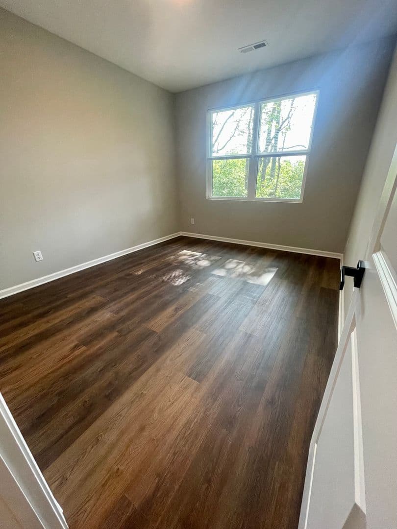 Georgetown Apartment: 105 Juniper Path