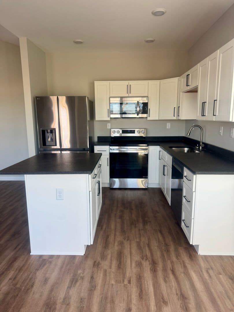 Georgetown Apartment: Woodland Park
