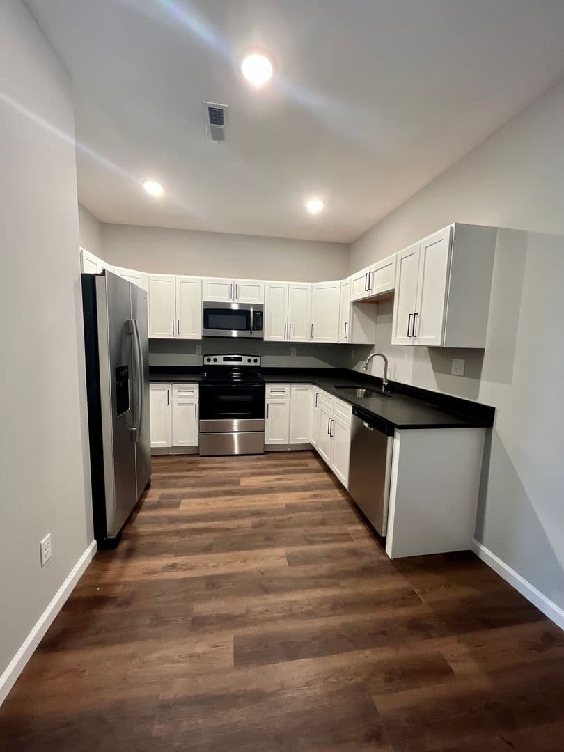 Georgetown Apartment: 105 Juniper Path