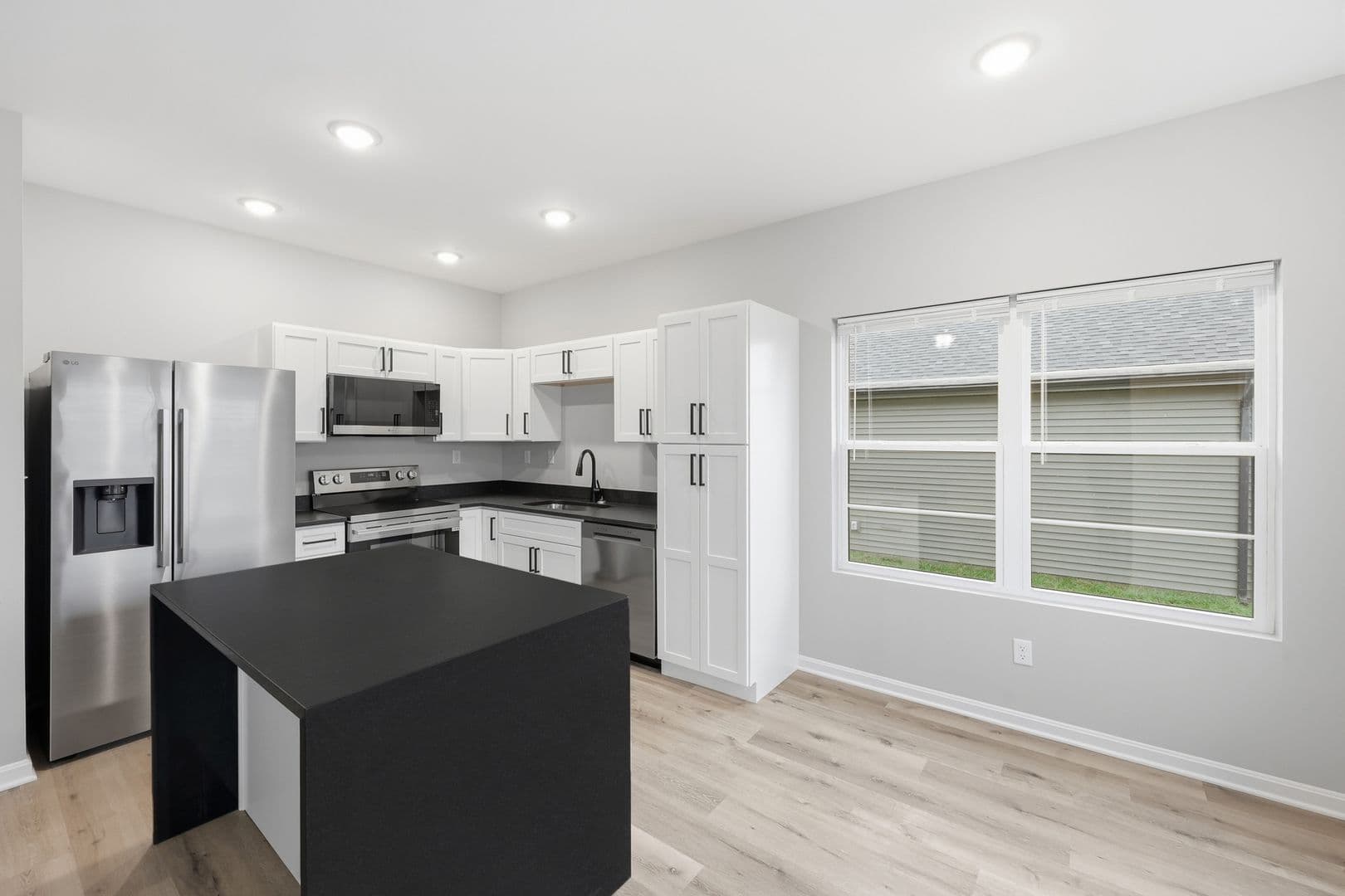 Georgetown Apartment: Woodland Park