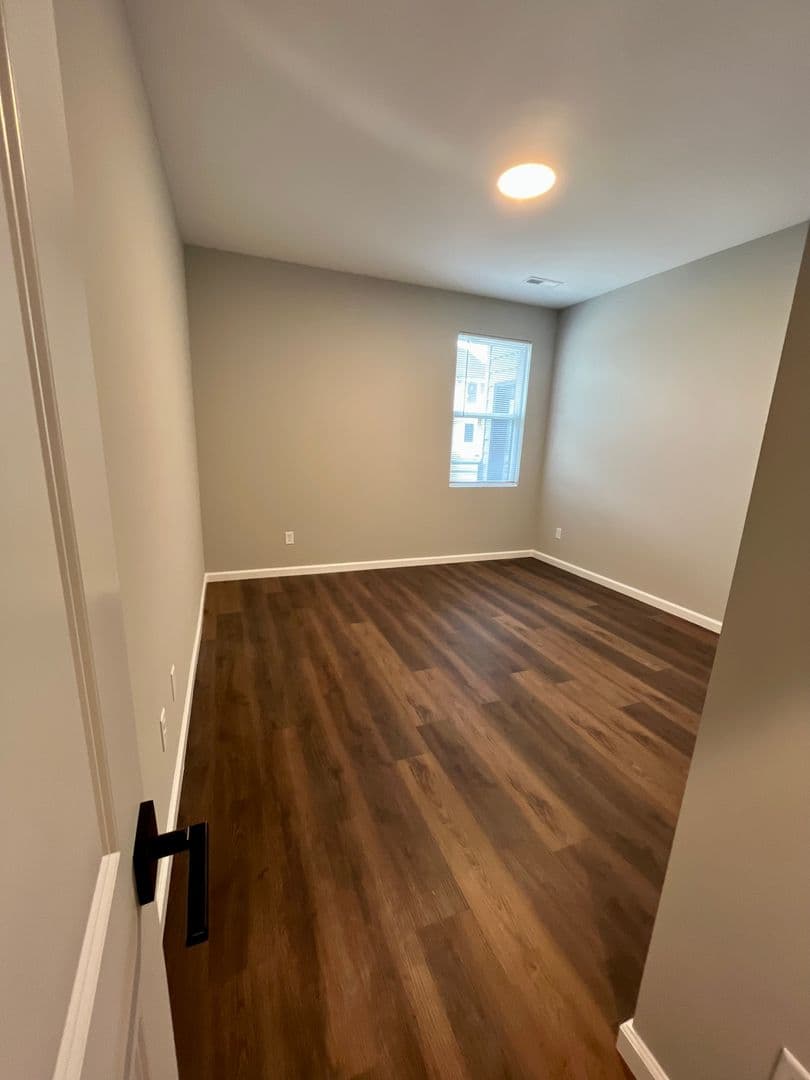 Georgetown Apartment: 105 Juniper Path