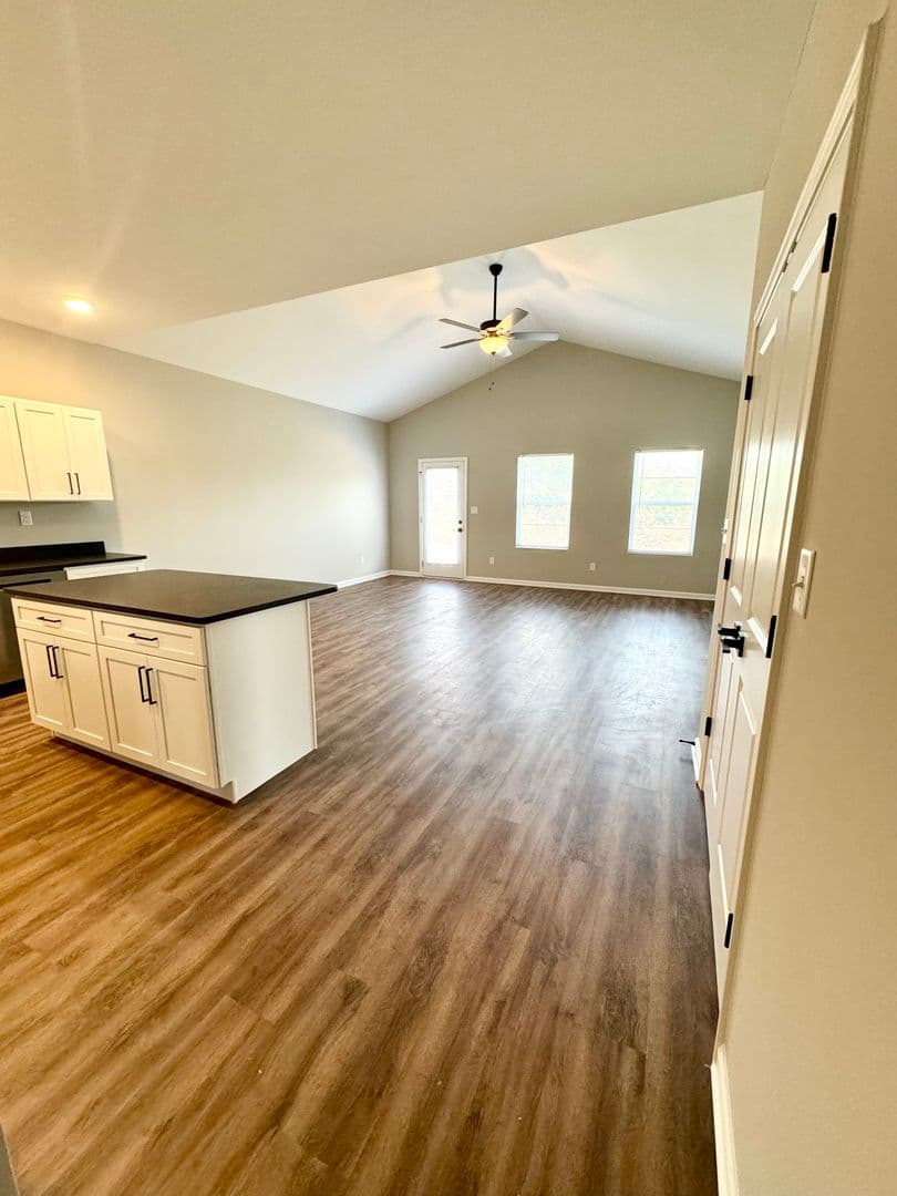Georgetown Apartment: Woodland Park