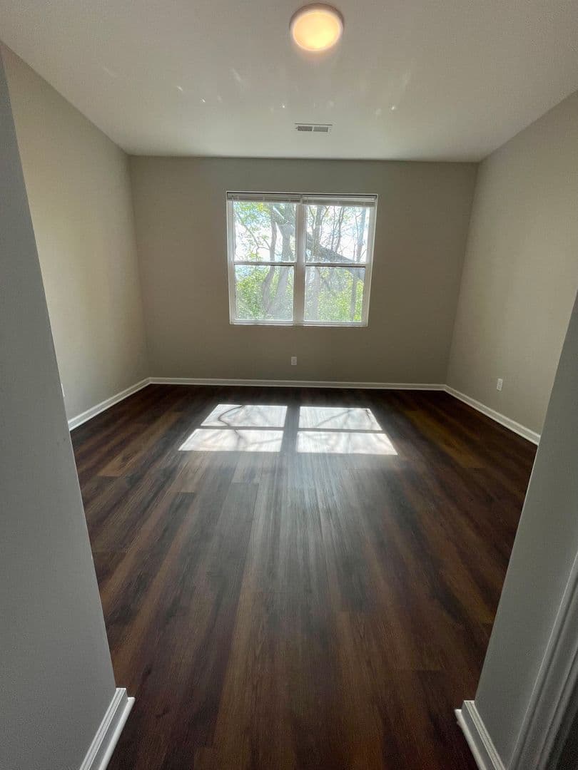 Georgetown Apartment: 105 Juniper Path