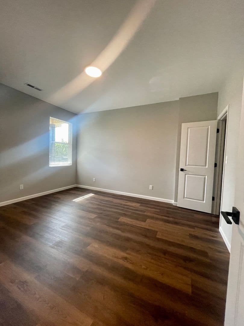 Georgetown Apartment: 105 Juniper Path