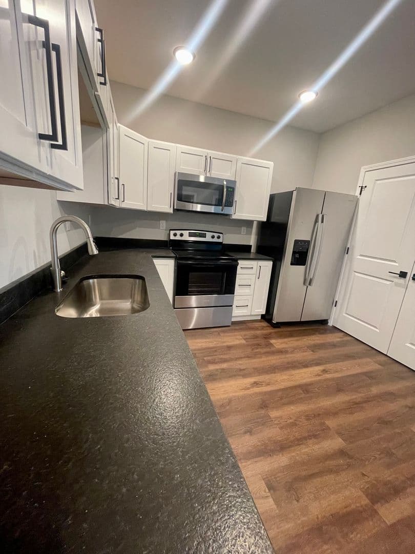Georgetown Apartment: 105 Juniper Path
