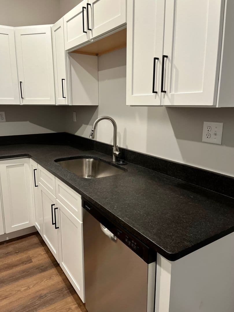 Georgetown Apartment: 105 Juniper Path