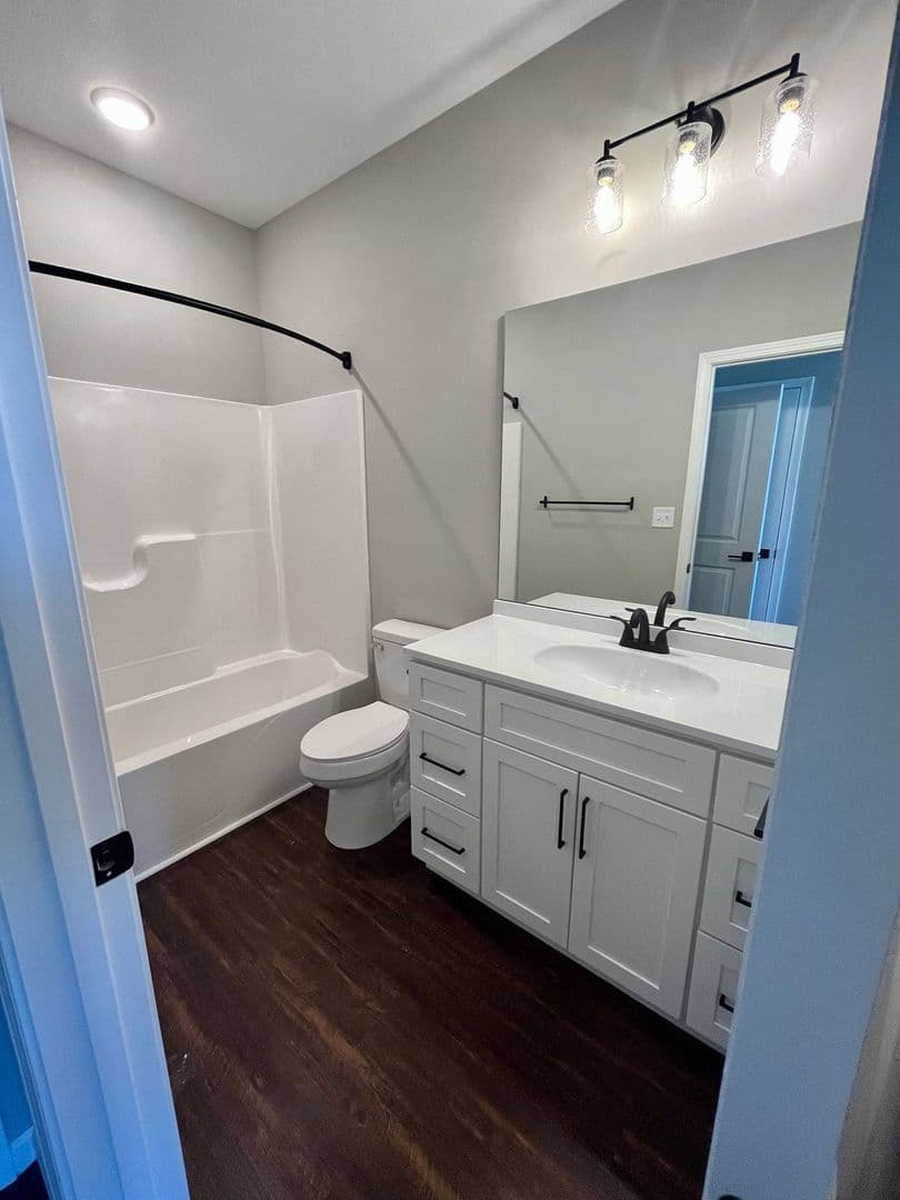 Georgetown Apartment: 105 Juniper Path