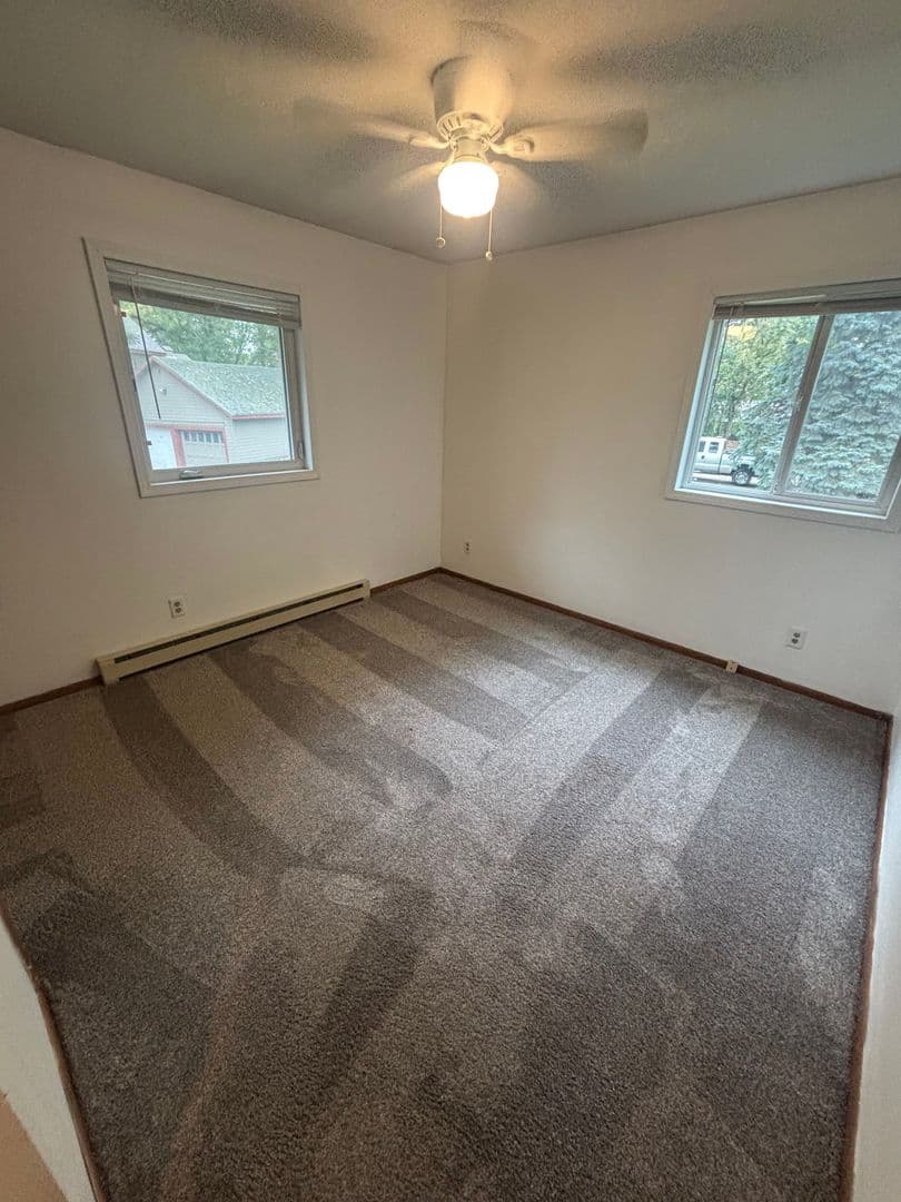 Avon Apartment: 607 Chinook Ave SW