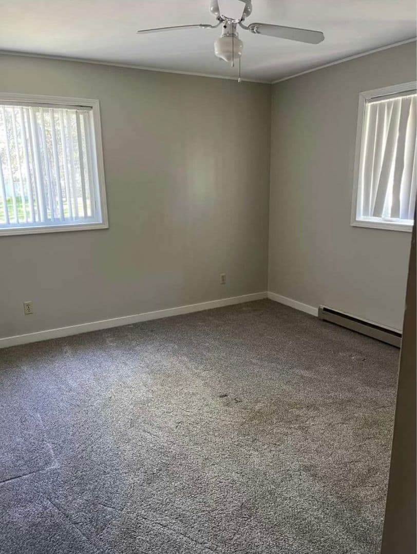 Avon Apartment: 607 Chinook Ave SW