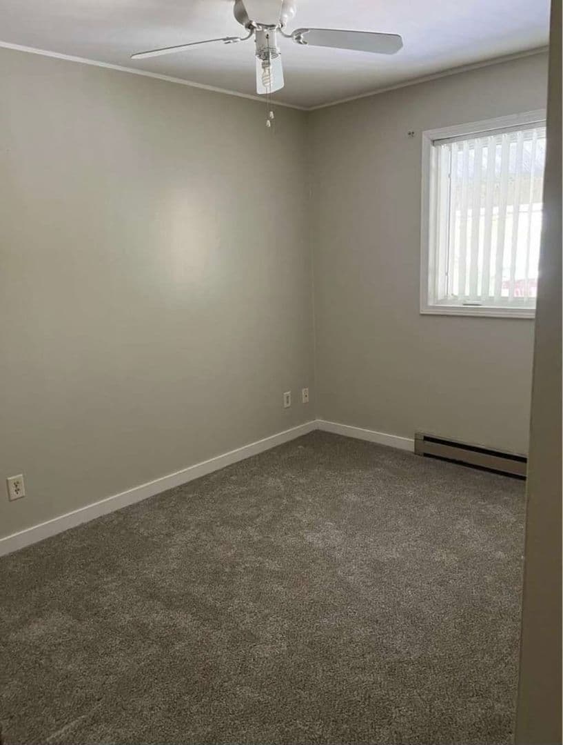 Avon Apartment: 607 Chinook Ave SW