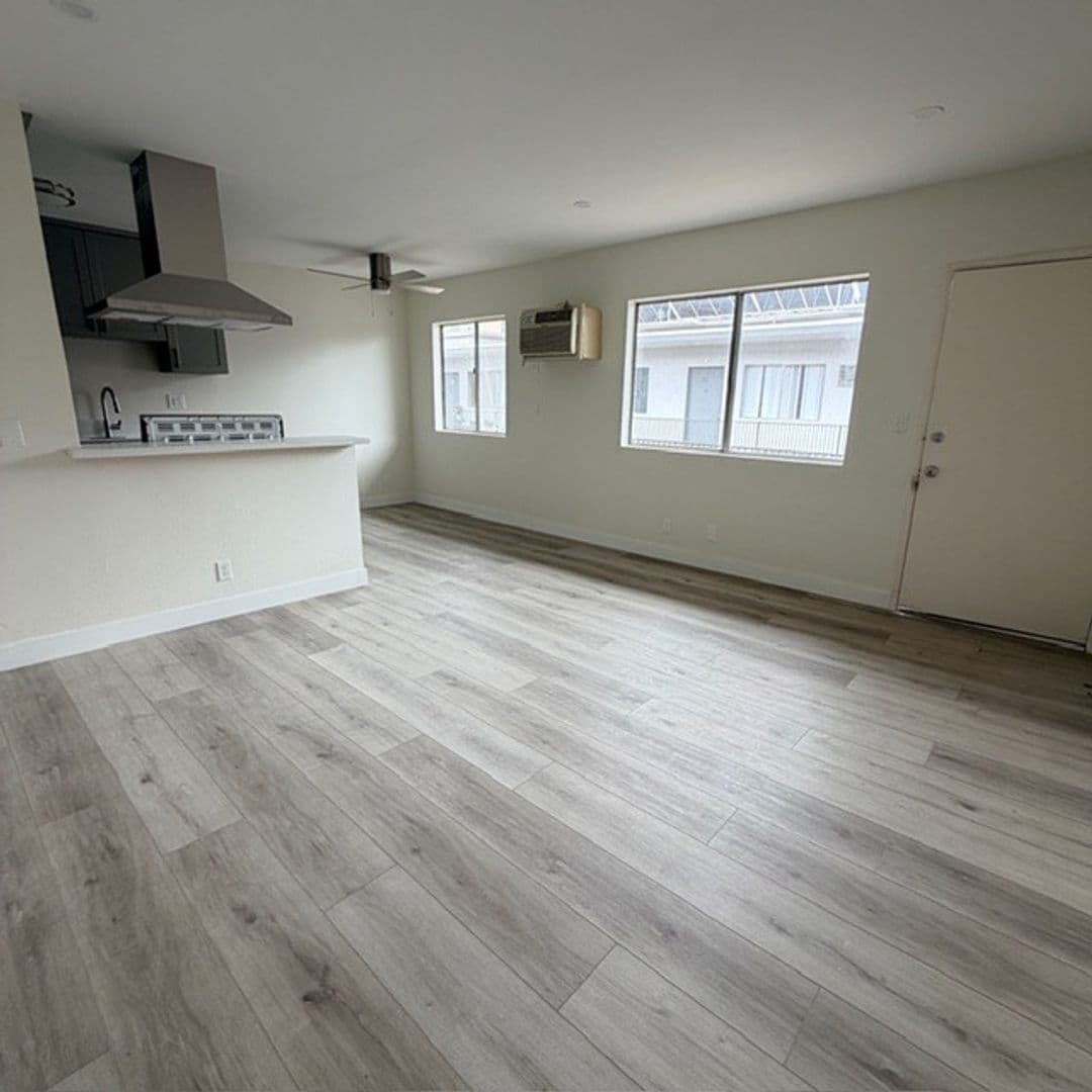 VAN NUYS Apartment: 8080 LANGDON AVE