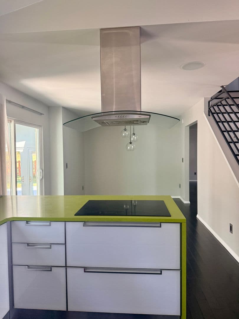 Raleigh House: 8401 Metronome Lane