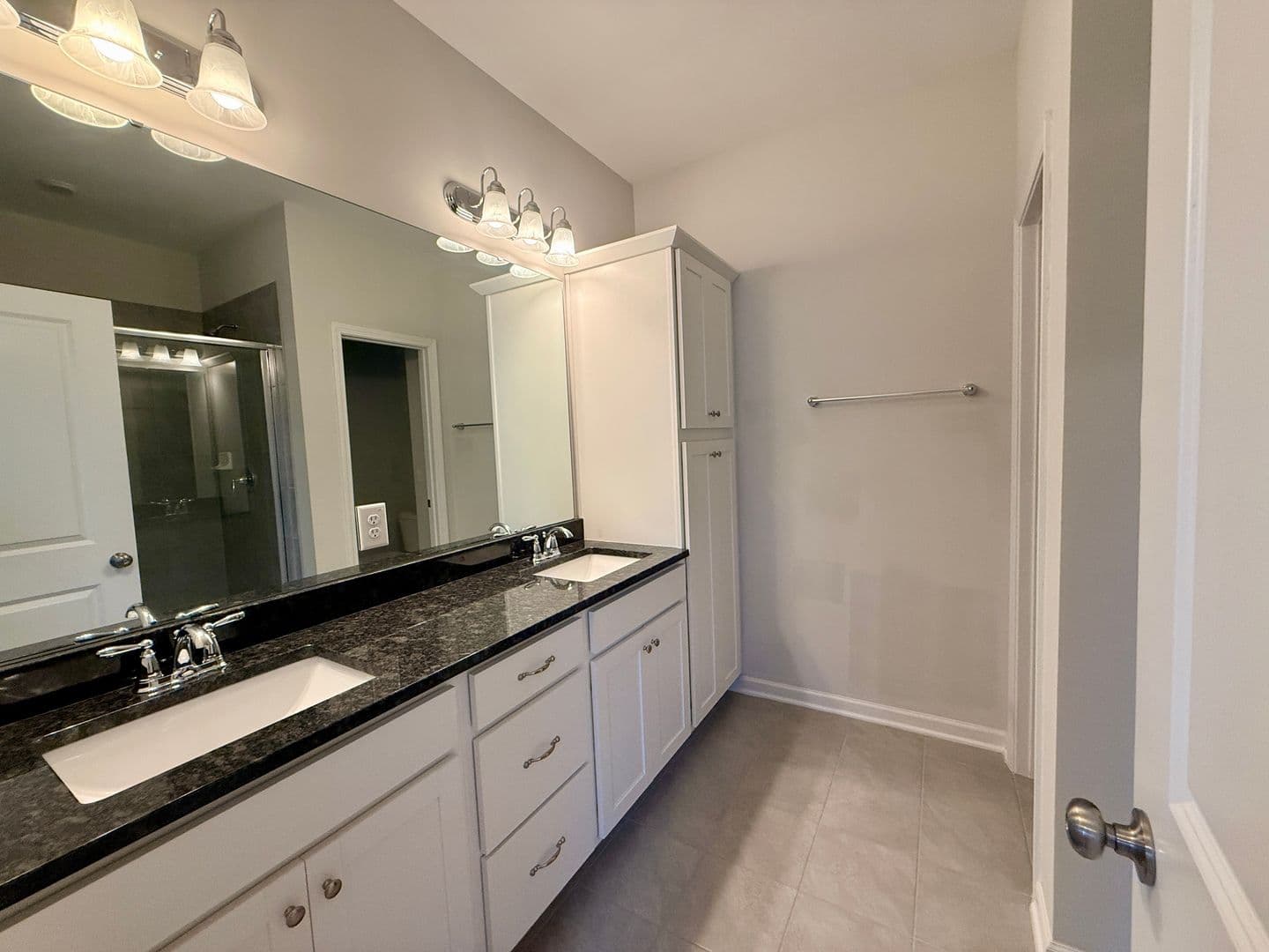 Durham House: 1049 Islip Pl