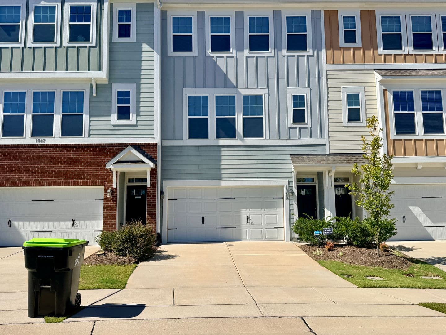 Durham House: 1049 Islip Pl