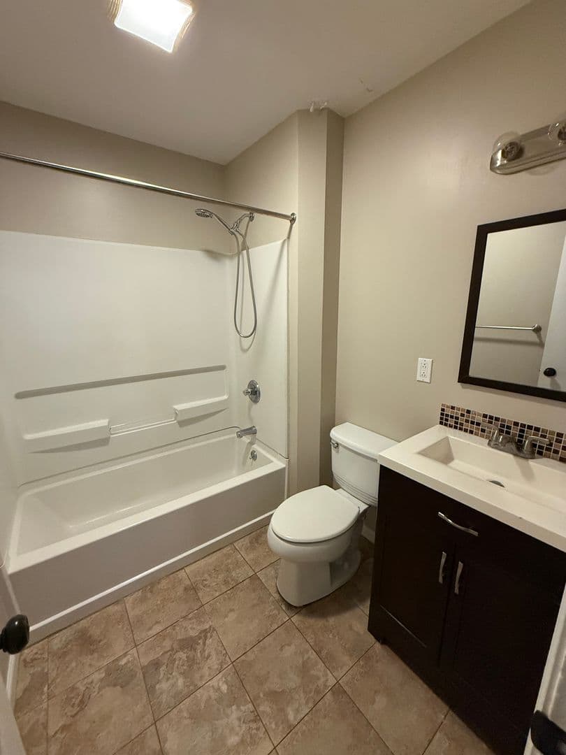 Manhattan Apartment: 1537 Hartford