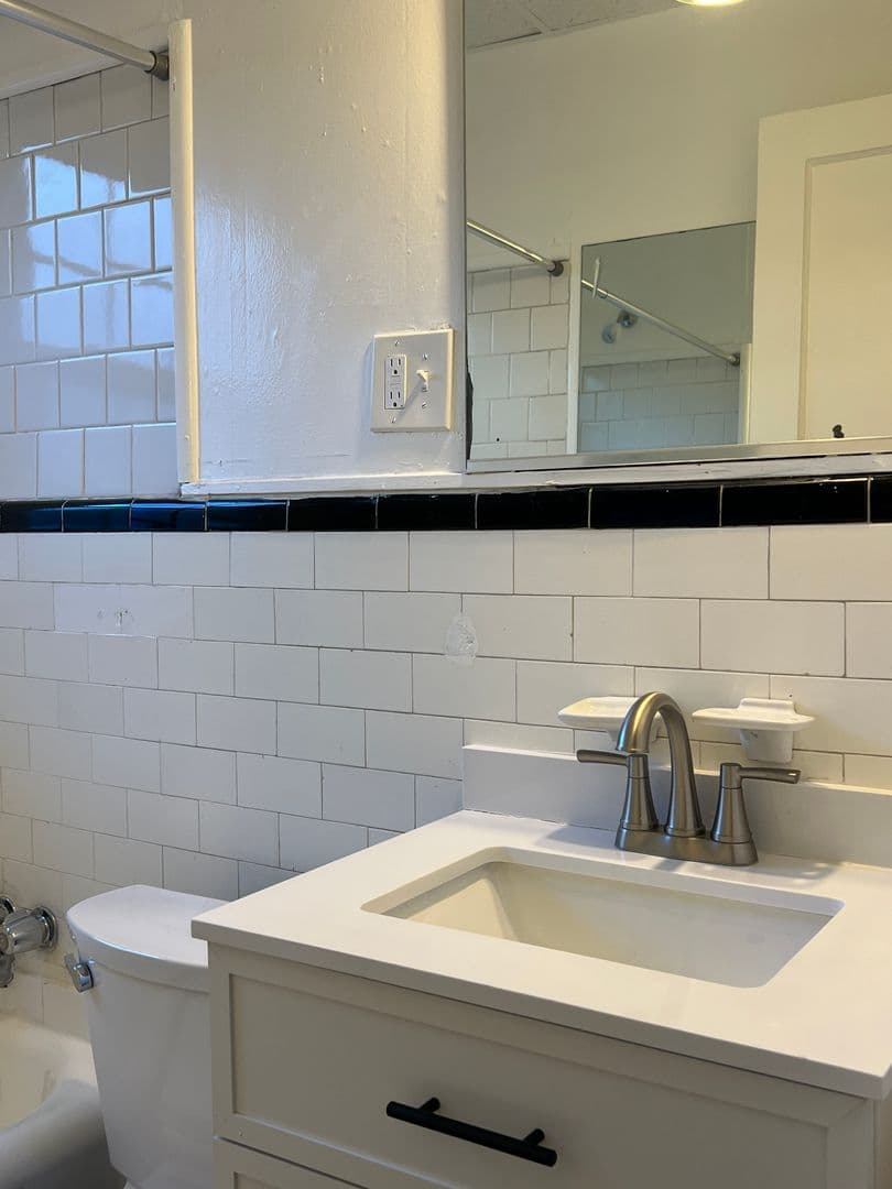 Atlanta Apartment: 869 & 873 Charles Allen Drive