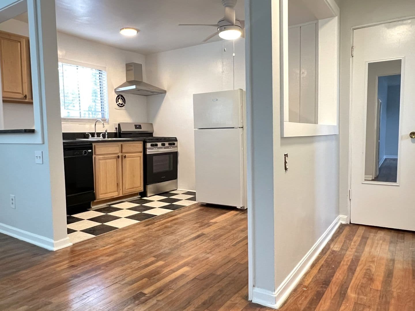 Atlanta Apartment: 833 Ponce de Leon Place