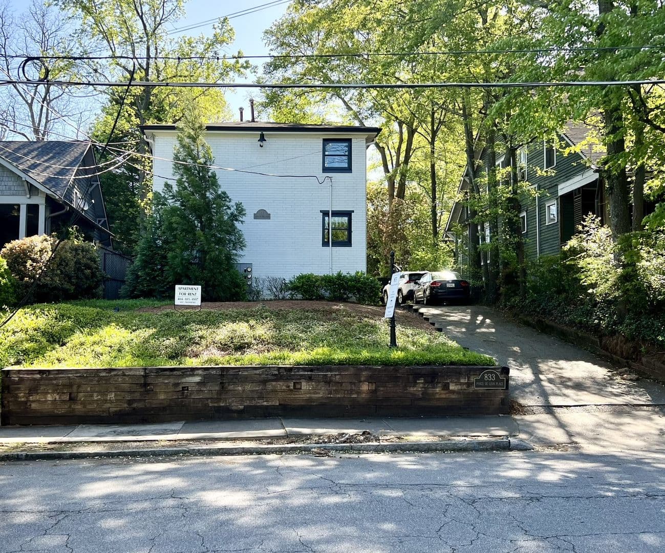 Atlanta Apartment: 833 Ponce de Leon Place