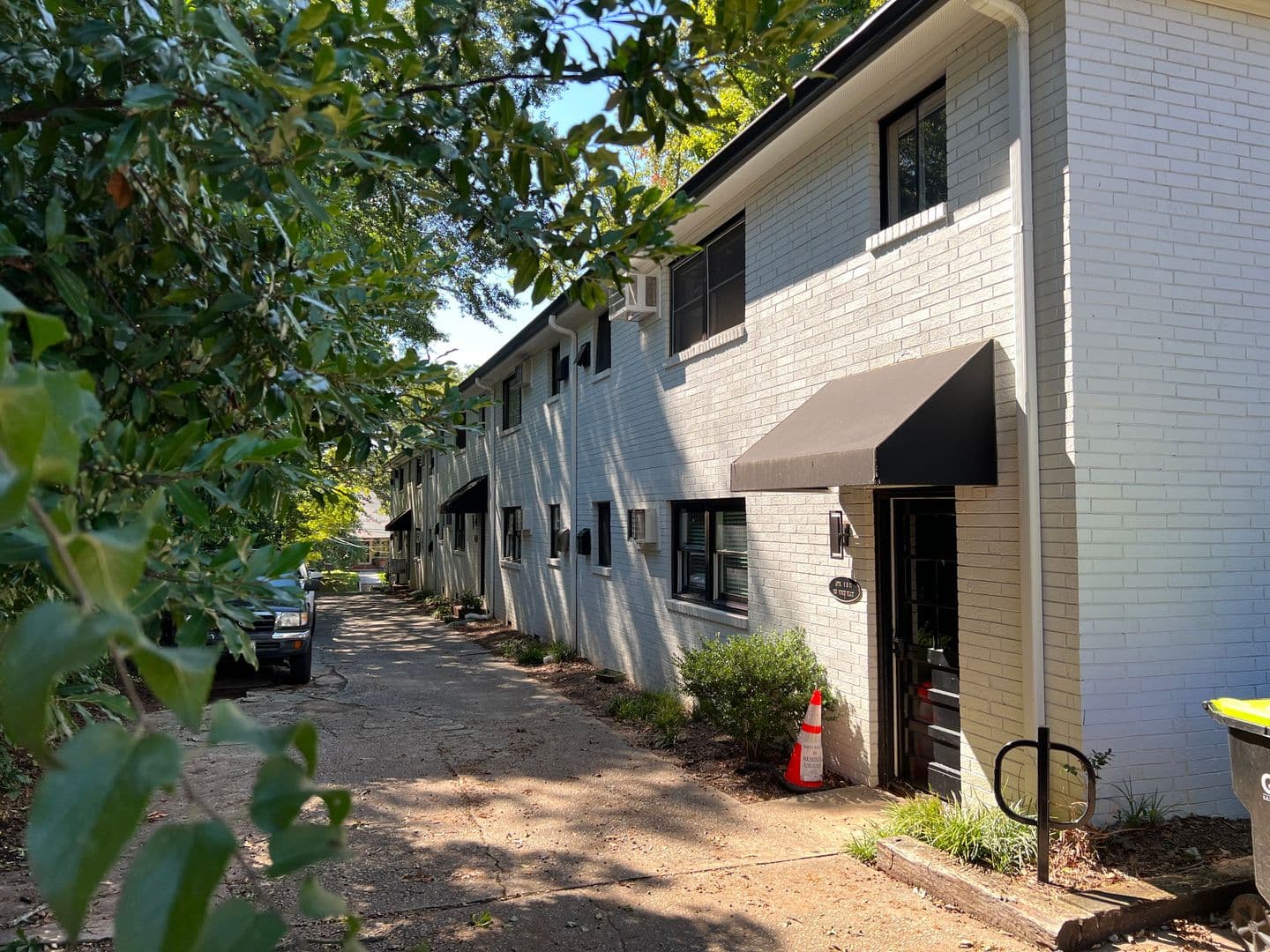 Atlanta Apartment: 833 Ponce de Leon Place