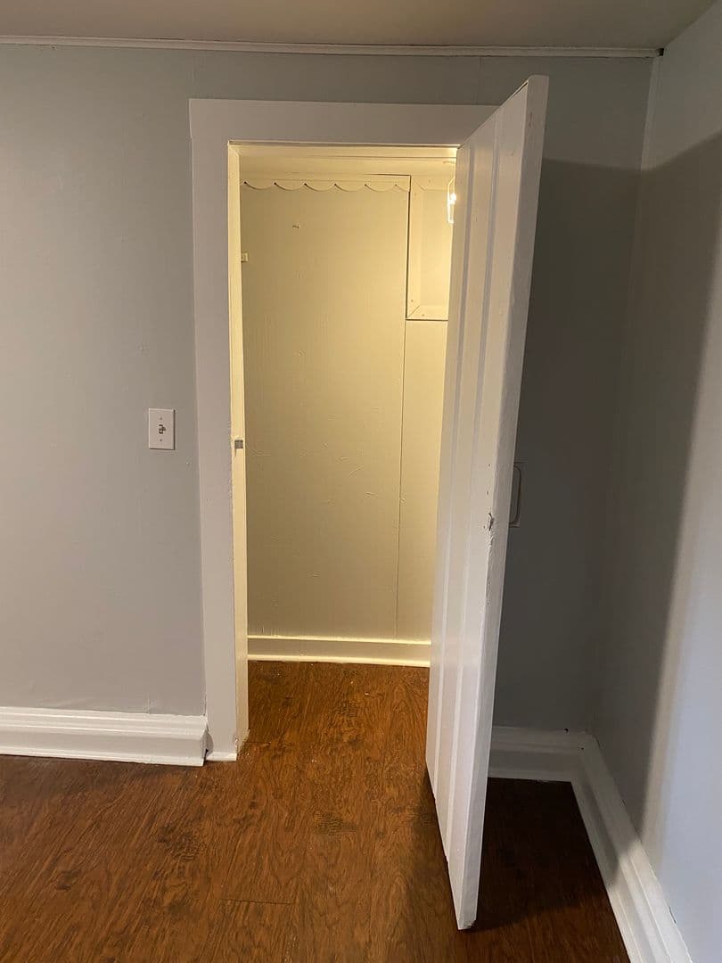 Ithaca Apartment: 1002 N. Aurora St.