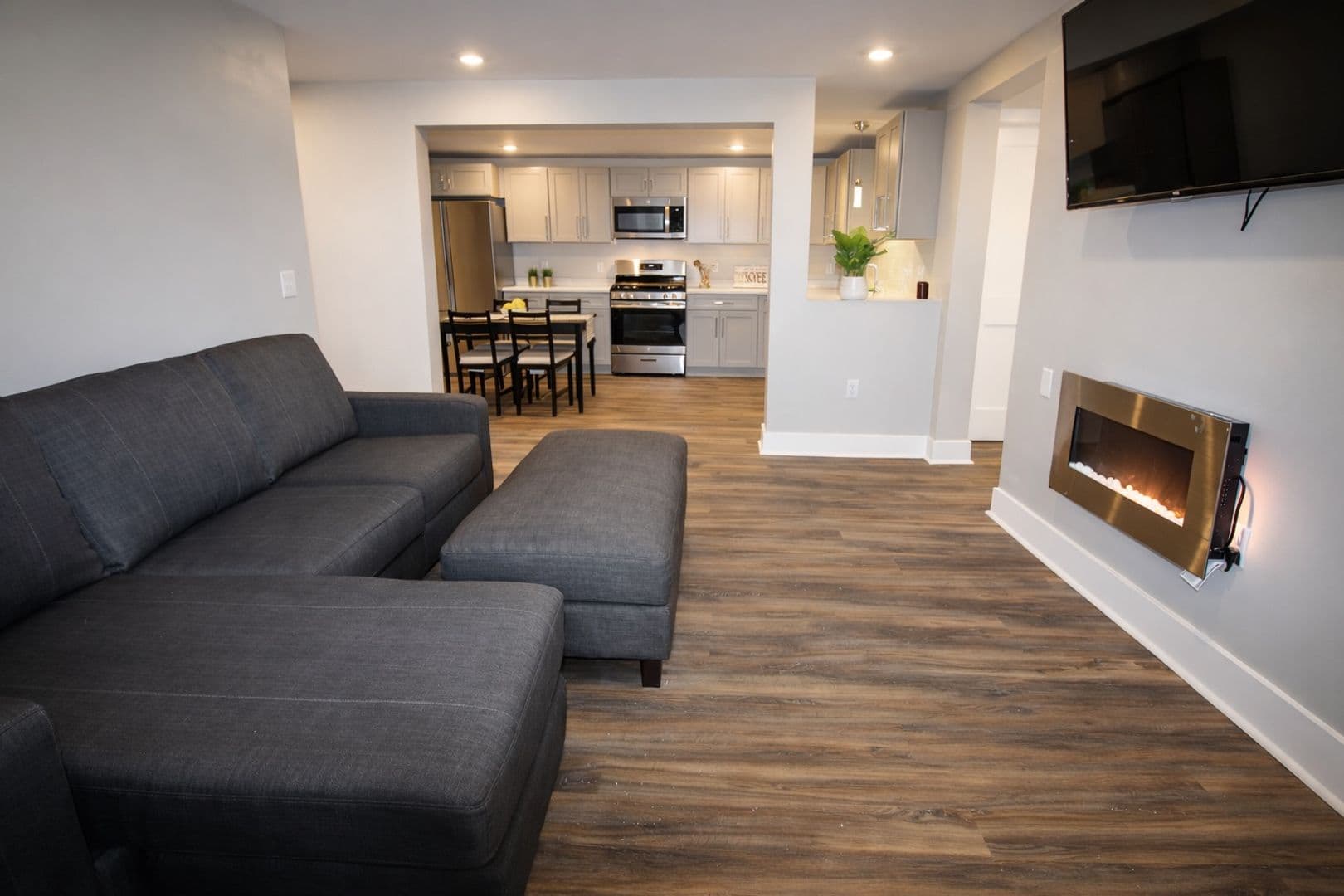Ithaca Apartment: 522 Stewart Ave