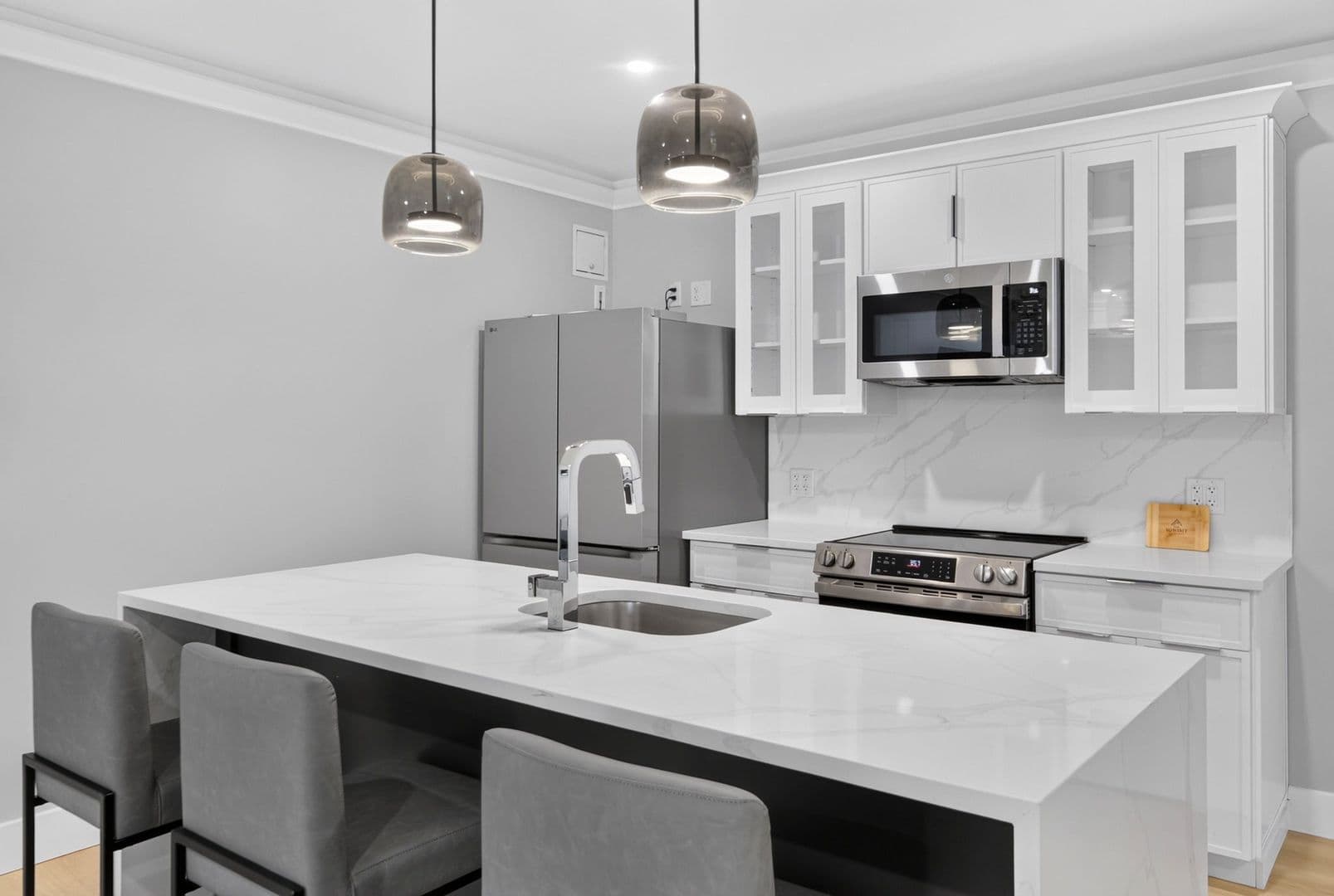 Ithaca Apartment: 201 Oak Avenue