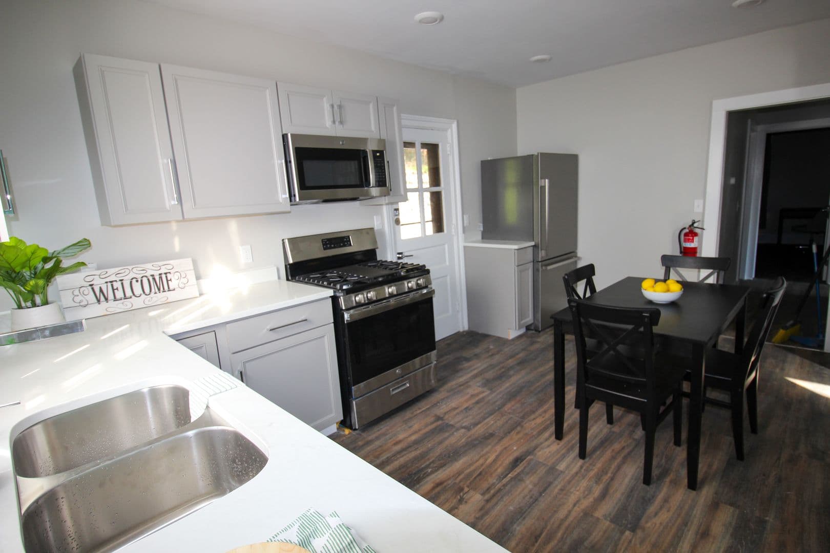 Ithaca Apartment: 613 E State St