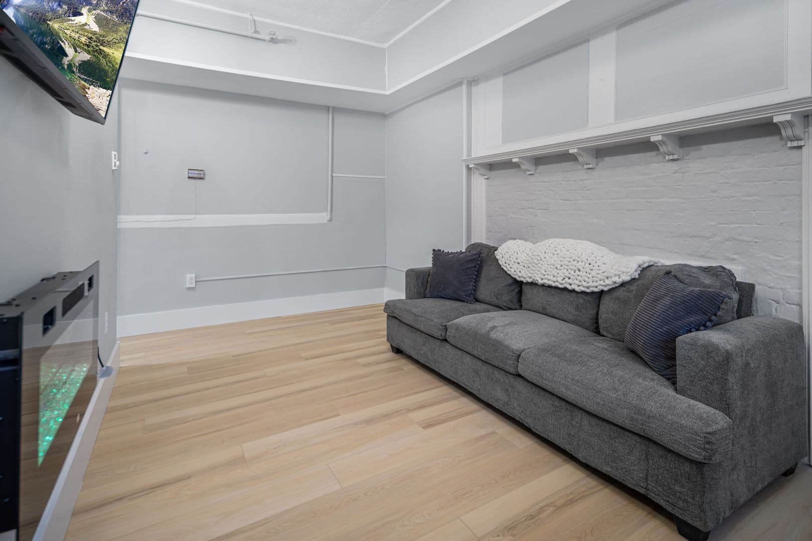 Ithaca Apartment: 504 Stewart Ave