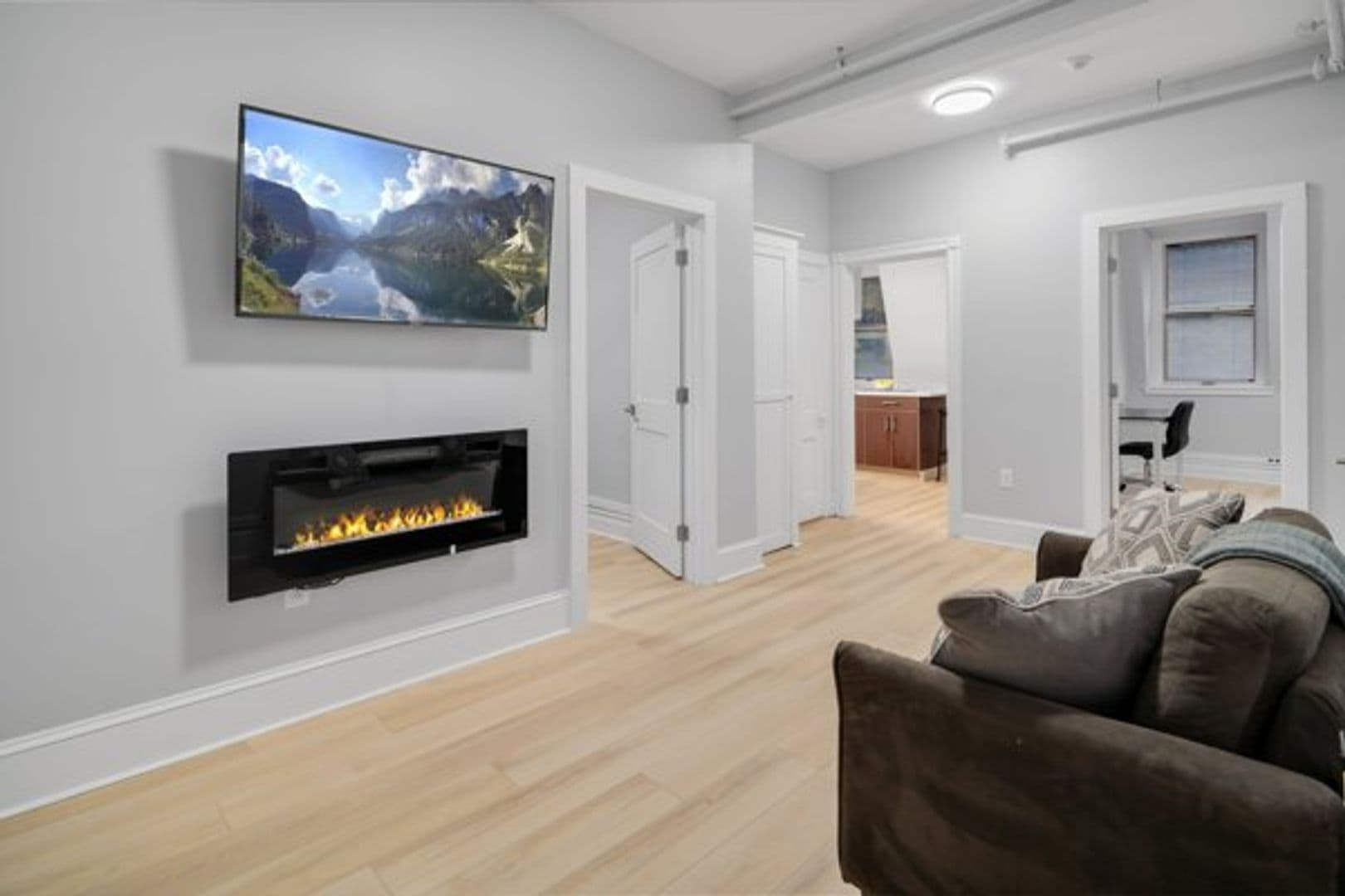 Ithaca Apartment: 702 E State St