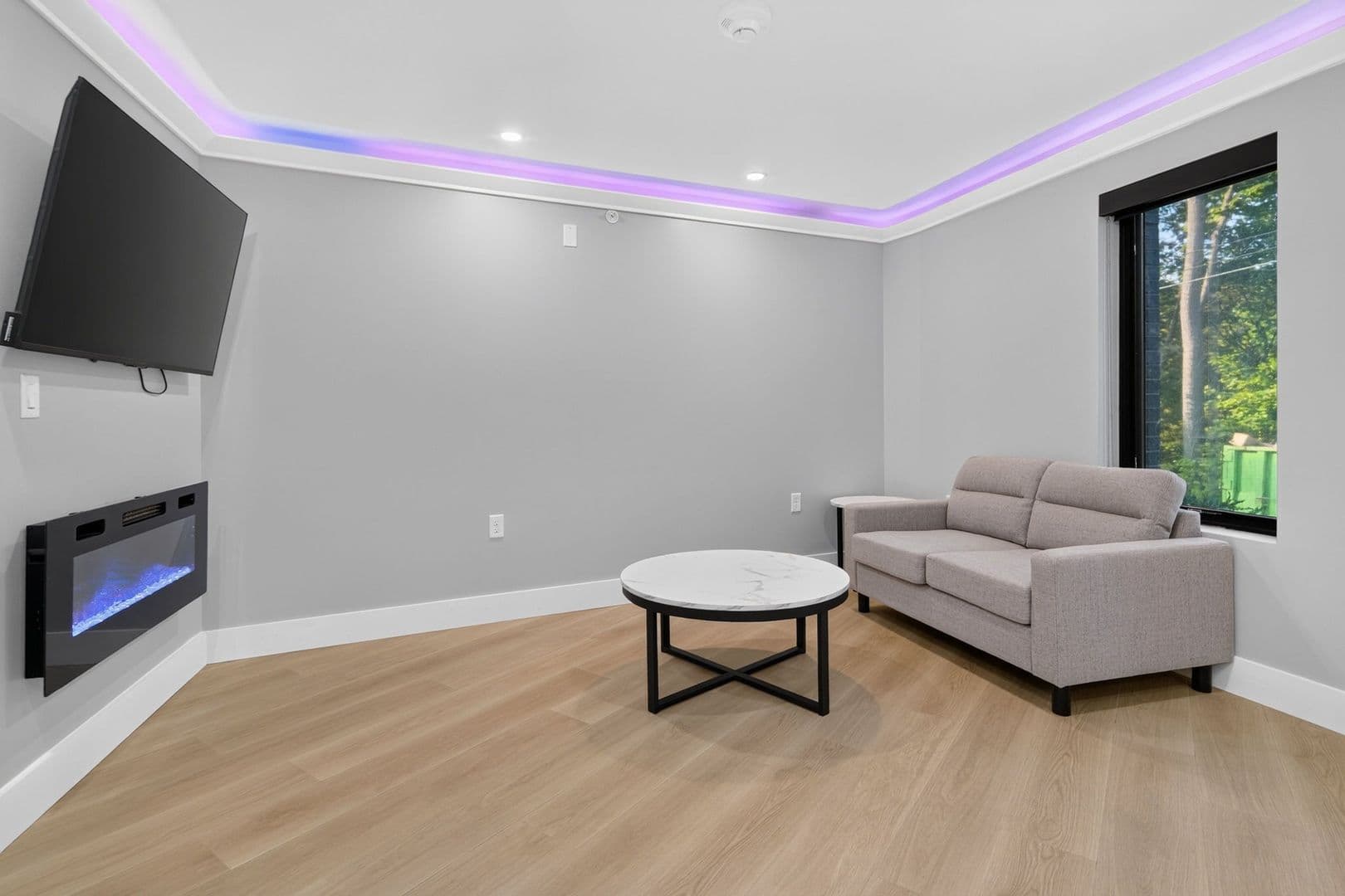Ithaca Apartment: 201 Oak Avenue