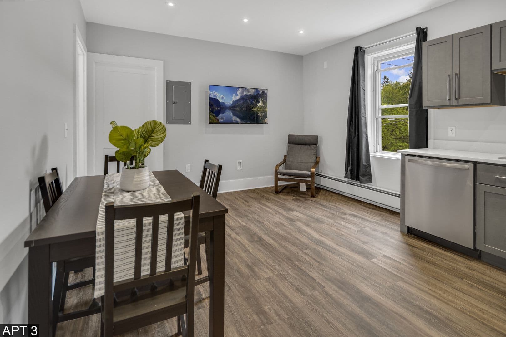 Ithaca Apartment: 308 Stewart Ave